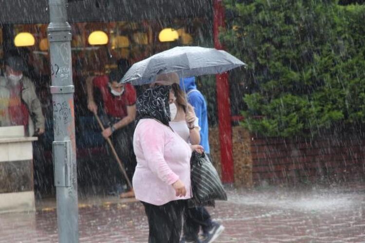 İzmir ve Bursa'nın ardından İstanbul'da da başladı! Süper hücre uyarısı