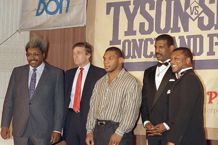 Mike Tyson Trump'ı dövüyordu!