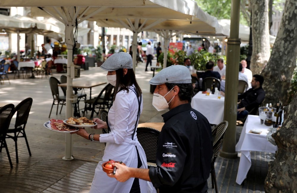 İspanya'da restoran sektörü 'yeni normal'e uyum sağlamaya çalışıyor