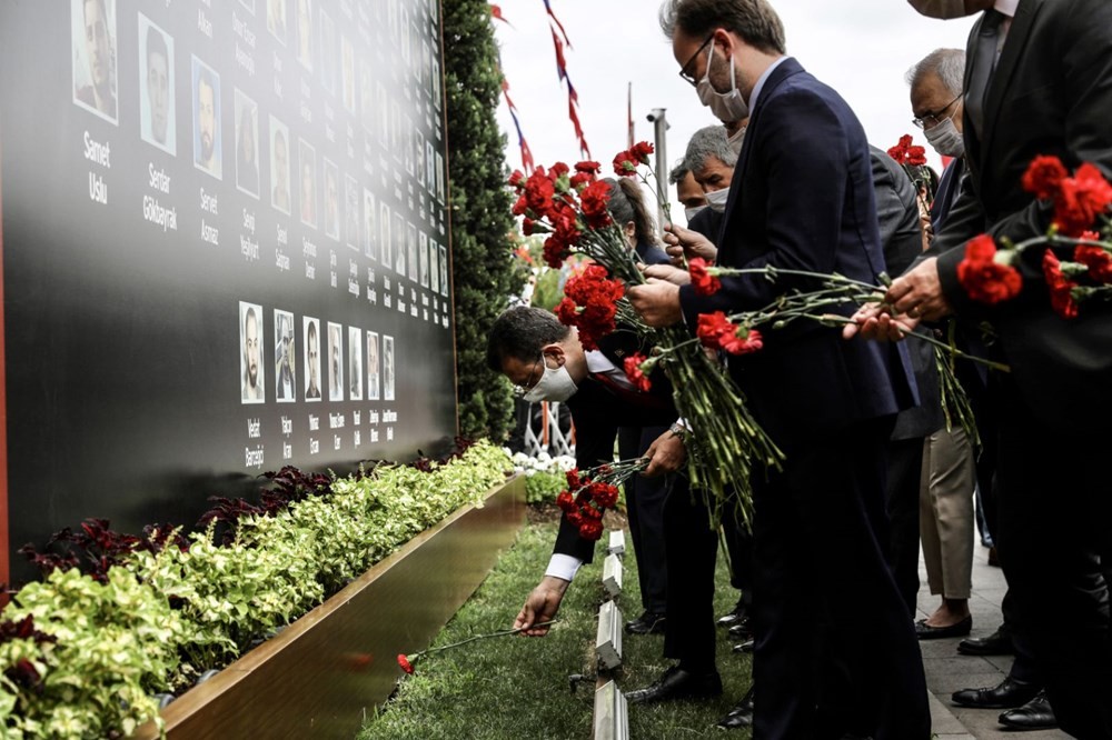 İBB'de 15 Temmuz şehitleri için anma töreni düzenlendi