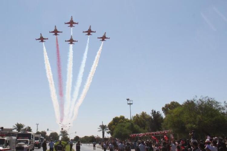 Lefkoşa'da geçit töreni! Çarpıcı fotoğraflar