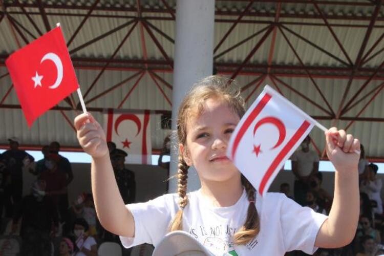 Lefkoşa'da geçit töreni! Çarpıcı fotoğraflar