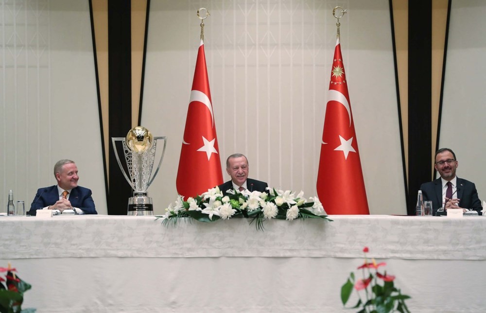 Cumhurbaşkanı Erdoğan, Süper Lig şampiyonu Başakşehir'i kabul etti