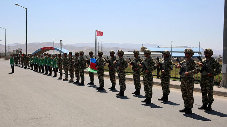 Tanklar yan yana dizildi! Türkiye görüntüyü paylaştı...