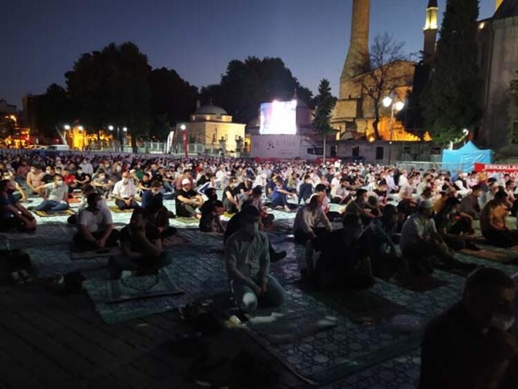 Ayasofya'da 86 yıl sonra ilk bayram namazı