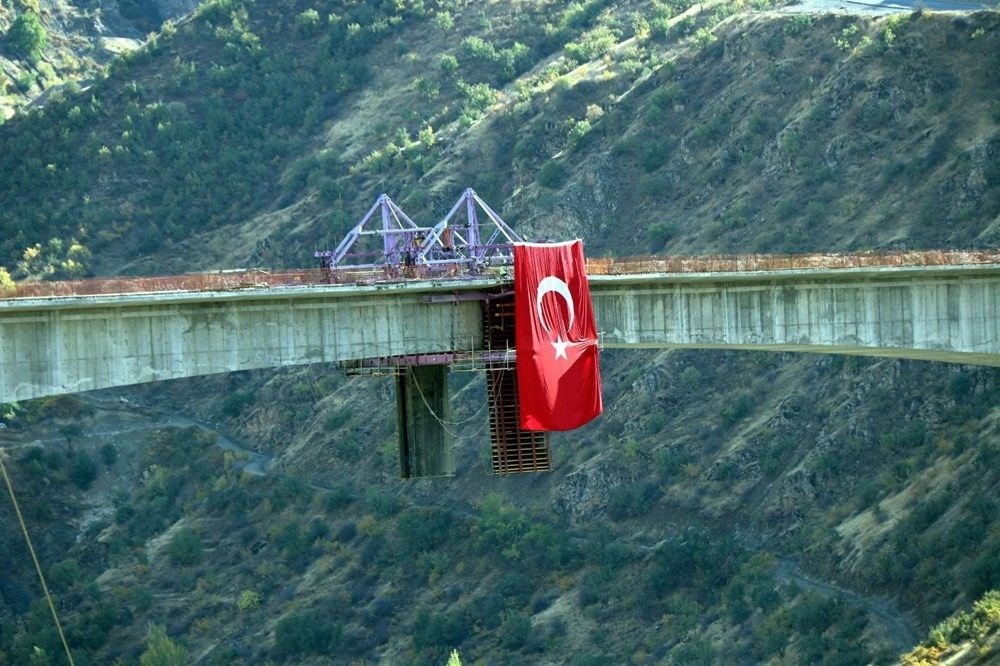 Türkiye'nin en yüksek köprüsü açılıyor