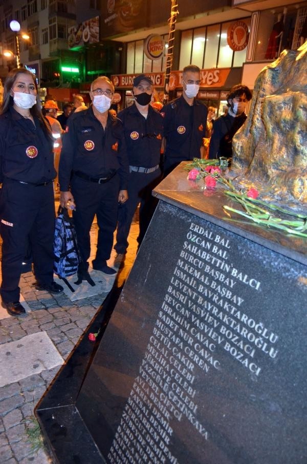 17 Ağustos Depremi'nin 21. yıldönümü: Acılar unutulmadı