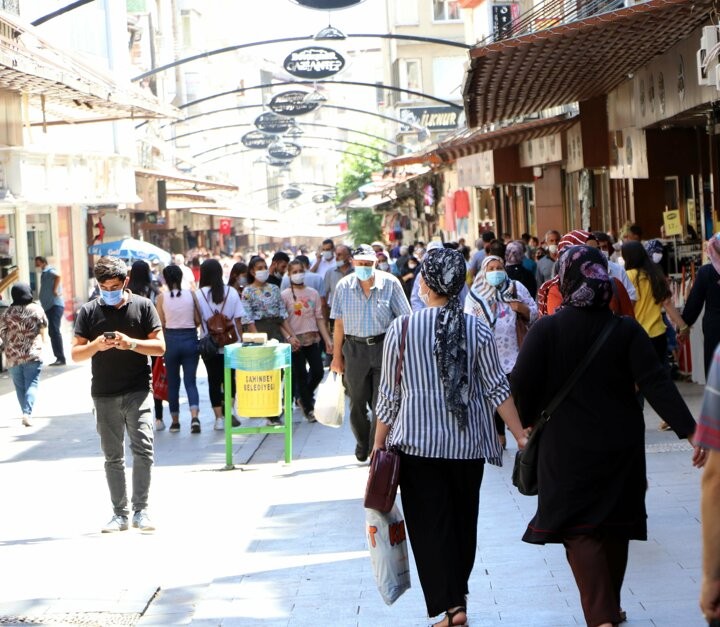 65 yaş üstü sokağa çıkma yasağı getirilen iller