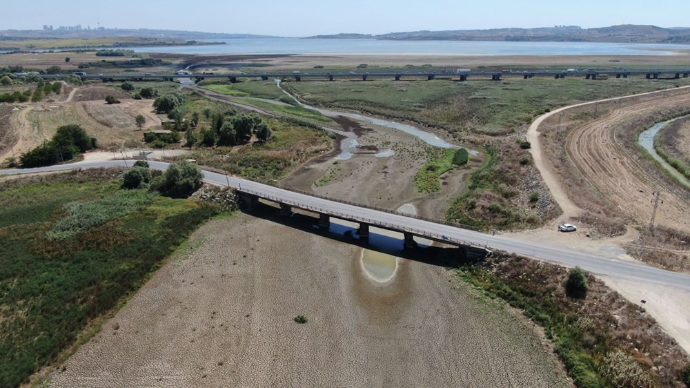 Büyükçekmece Gölü'nde korkutan görüntü