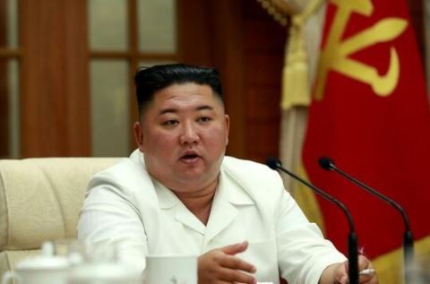 Kim Jong-un,komada iddiaların ardından ilk kez ortaya çıktı