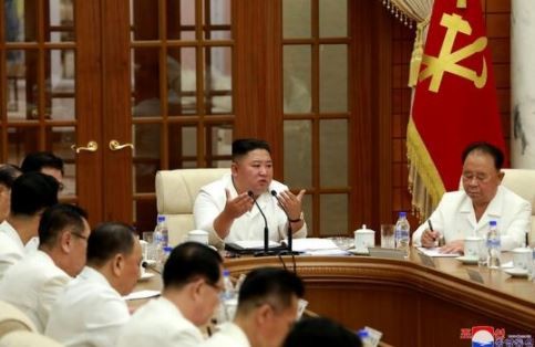 Kim Jong-un,komada iddiaların ardından ilk kez ortaya çıktı