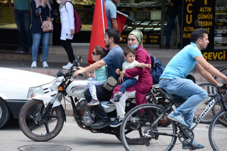 Yeni yasaklar gündemde! Karantina veya sokağa çıkma yasakları...