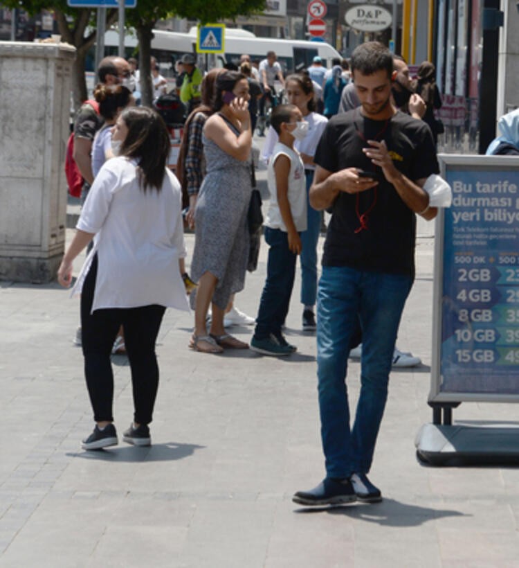 Yeni yasaklar gündemde! Karantina veya sokağa çıkma yasakları...