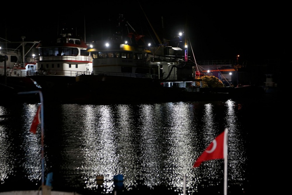 Balıkçılar vira bismillah dedi ağları attı