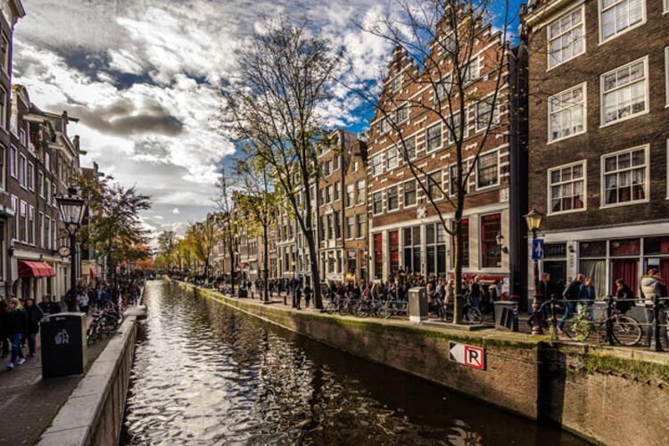 Amsterdam'dan Airbnb'ye yasak kararı