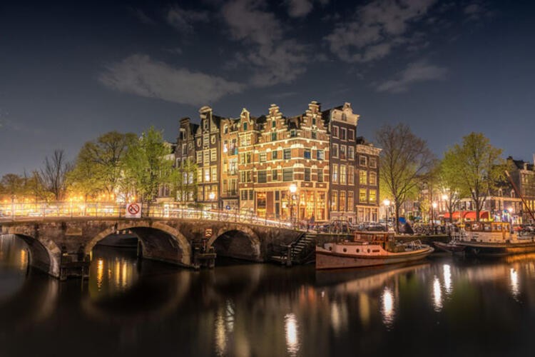 Amsterdam'dan Airbnb'ye yasak kararı