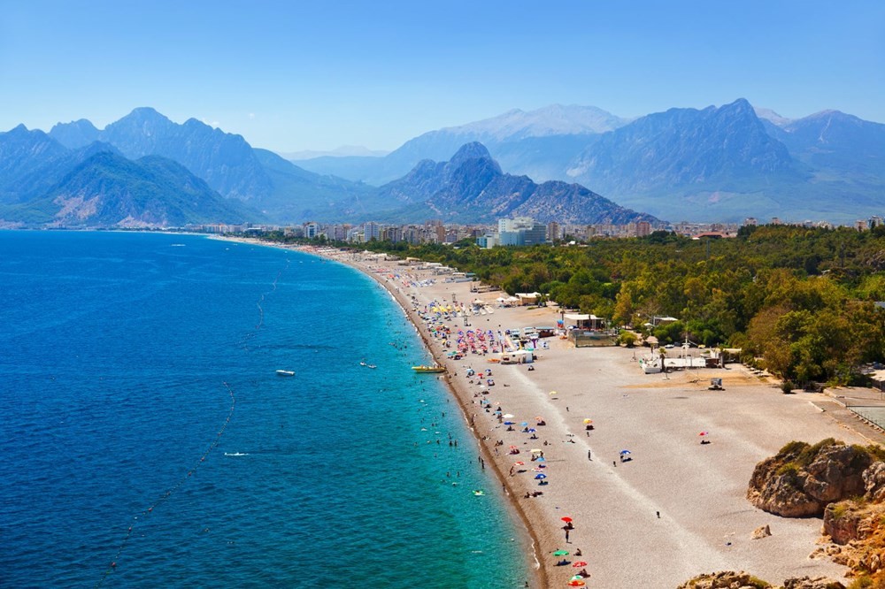 Ruslar akın akın Antalya'ya geliyor