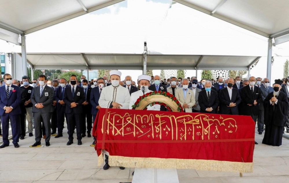 Suna Kıraç son yolculuğuna uğurlandı