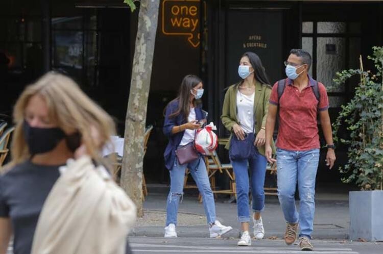 Korona virüs gözlük takanlara daha az bulaşıyor!