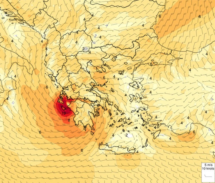 Akdeniz kasırgası Yunanistan'ı vurdu