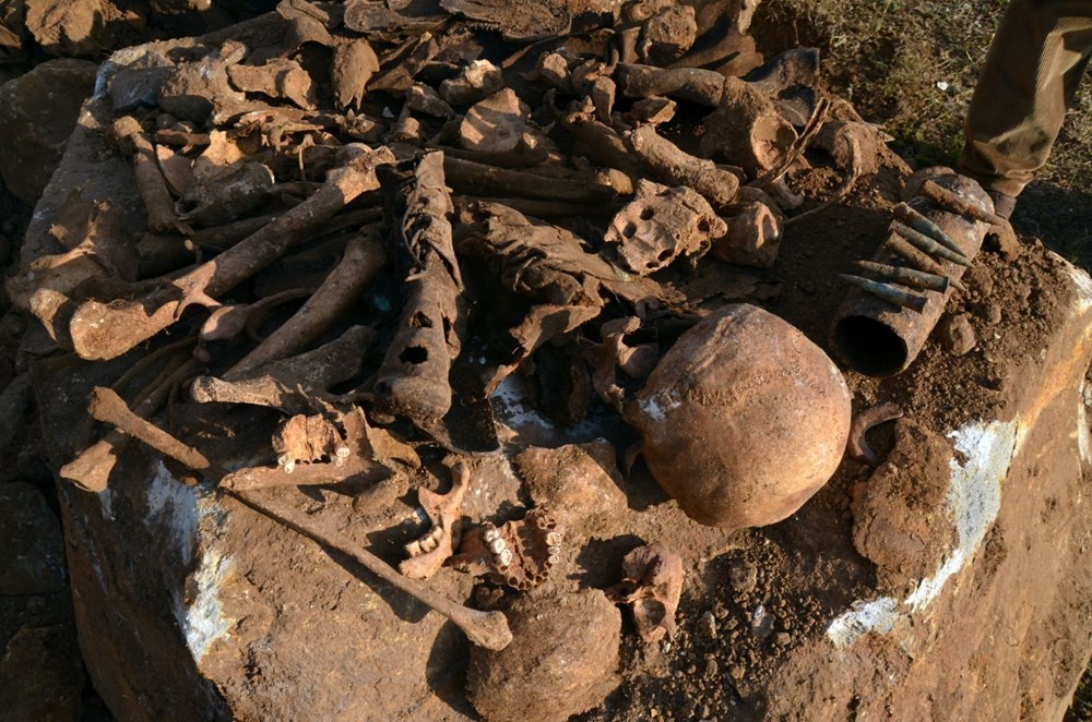 Atık su kanalı kazısında insan kemiği ve mühimmat çıktı