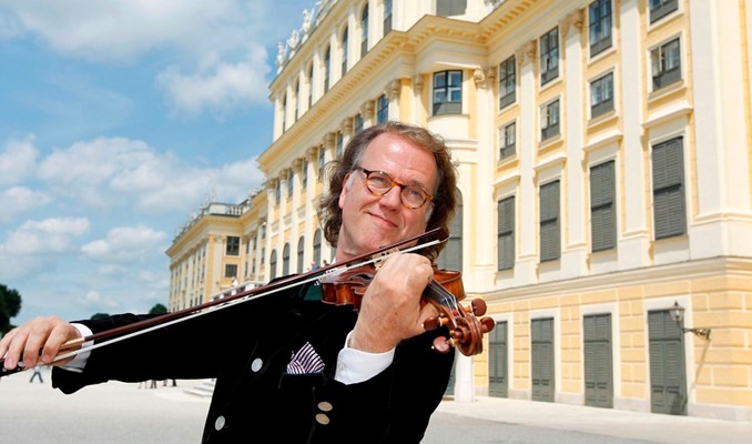 Kovid krizi Andre Rieu'ya kemanını sattırıyor