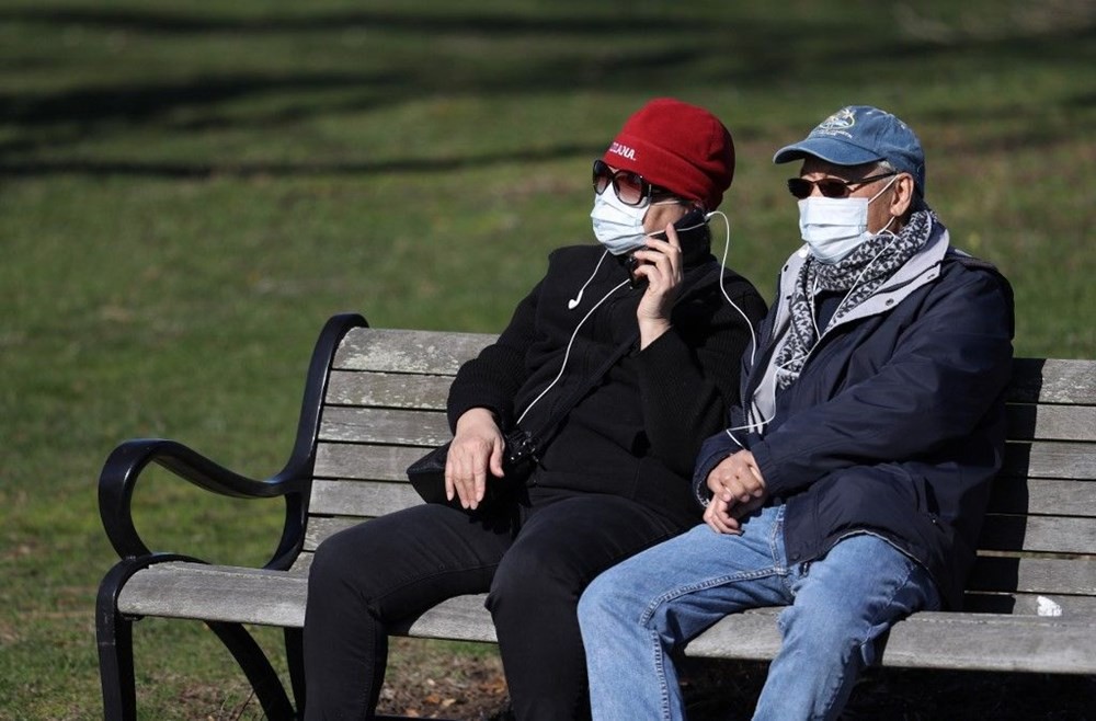 Avustralya’da korona uyarısı: Öpüşmeyin, yeni biriyle tanışmayın!