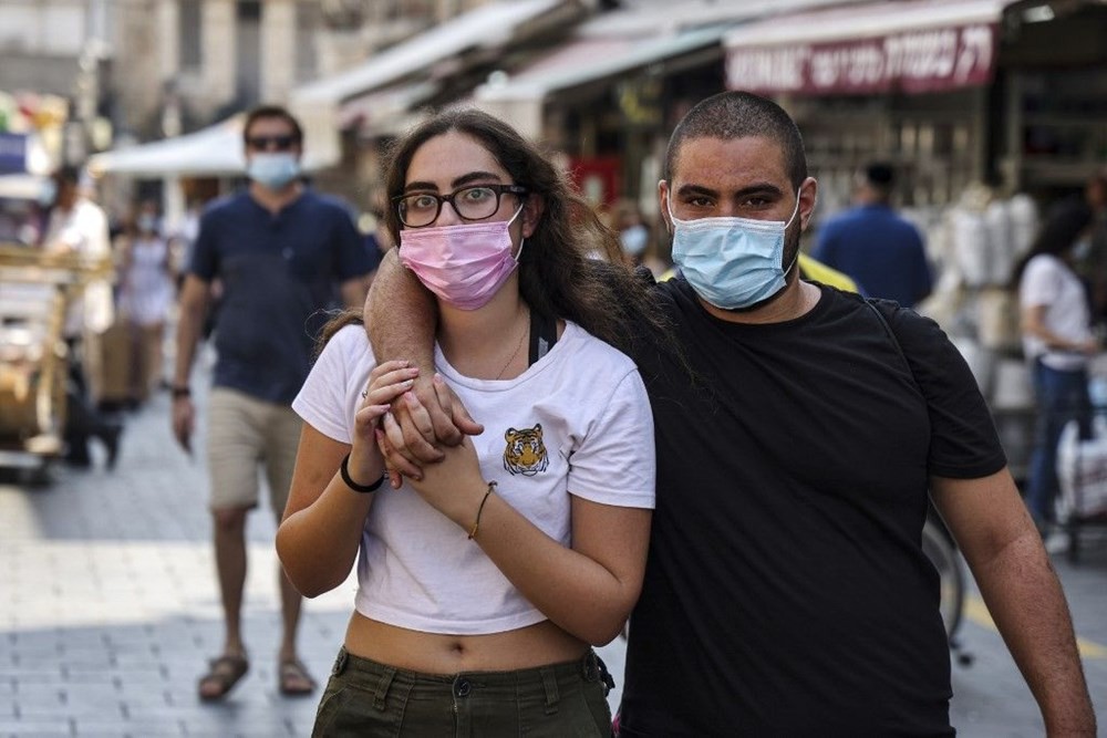 Avustralya’da korona uyarısı: Öpüşmeyin, yeni biriyle tanışmayın!