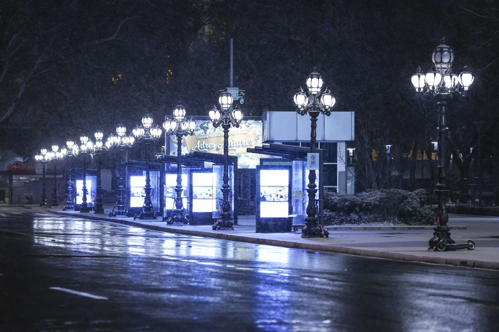 Ankara'da kar şiddetini gece artırdı