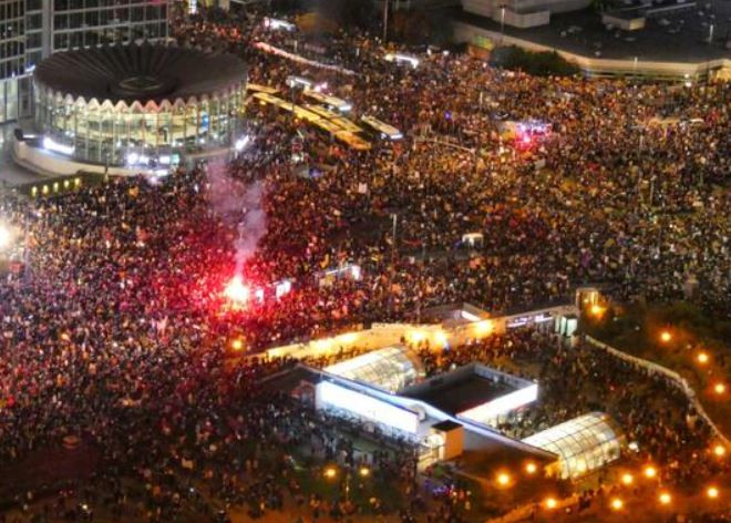 Polonya'da kürtaj yasağı protestoları sürüyor