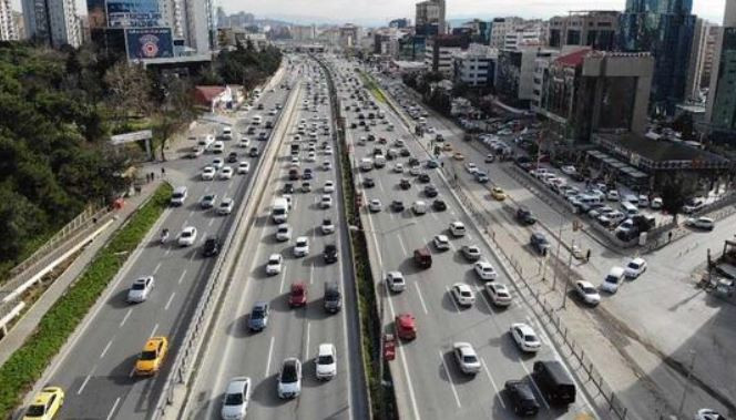 Haftasonu kısıtlama öncesi trafik erken başladı