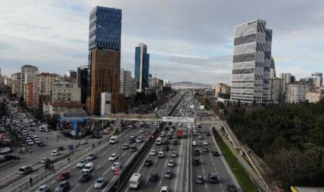 Haftasonu kısıtlama öncesi trafik erken başladı