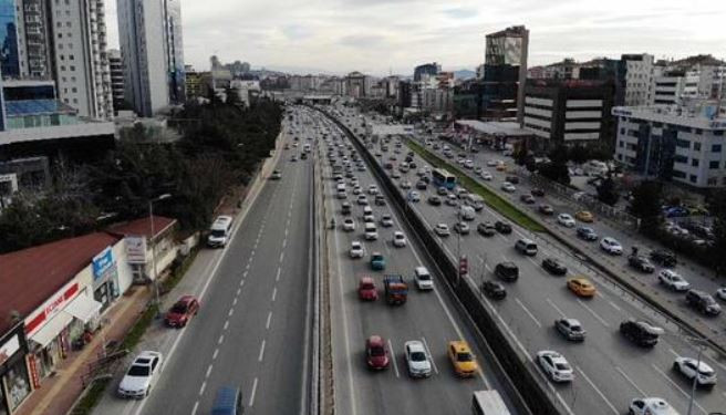 Haftasonu kısıtlama öncesi trafik erken başladı