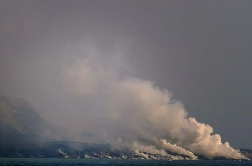 La Palma'da yanardağ nedeniyle evlerini kaybeden halk psikolojik yıkım yaşıyor