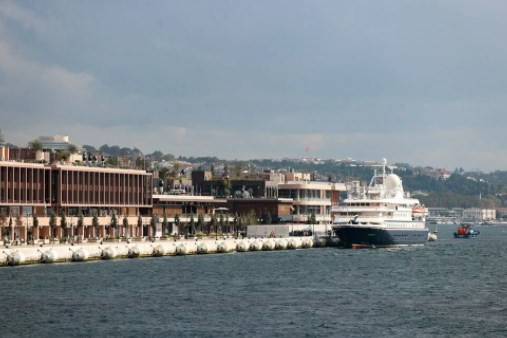 Galataport İstanbul'a ilk gemi yanaştı