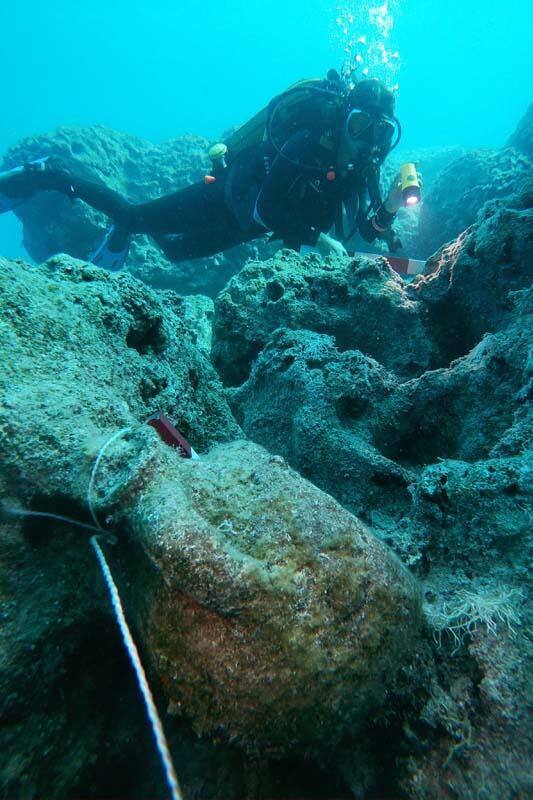 En eskisi 2 bin 700 yıllık: Antalya'da 8 batık bulundu!