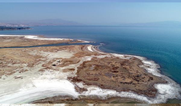 Van Gölü'nde büyük tehlike: 10 kilometre çekildi!