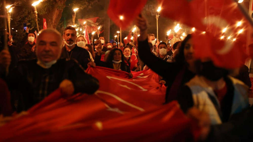 29 Ekim kutlamaları gece boyu sürdü