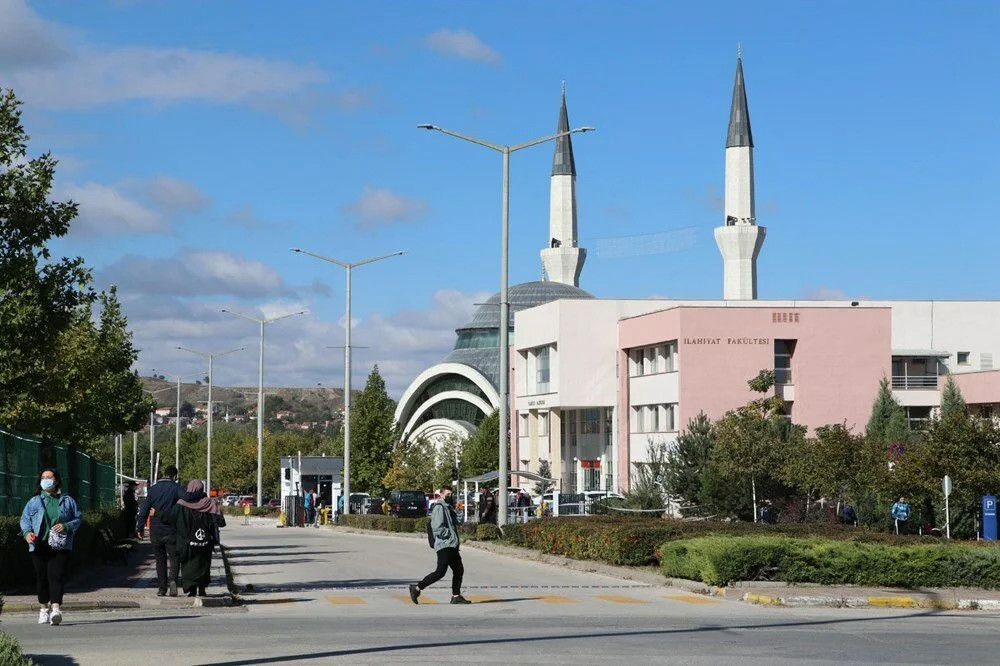 Üniversite yerleşkesinde ücretli HGS dönemi!