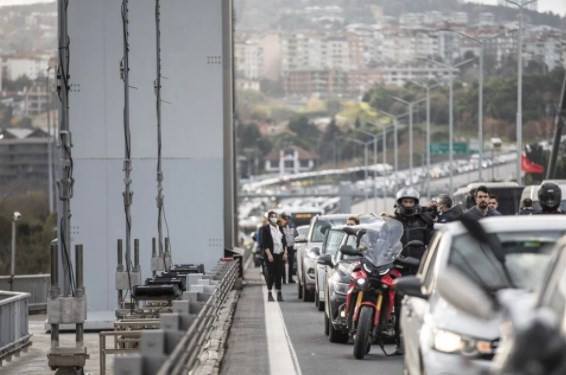 Saat 9'u 5 geçe hayat 1 dakika durdu