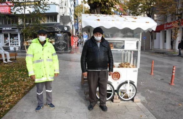 Saat 9'u 5 geçe hayat 1 dakika durdu