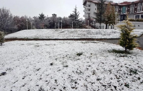 Birçok ilde kar yağışı başladı: Yurttan kar manzaraları