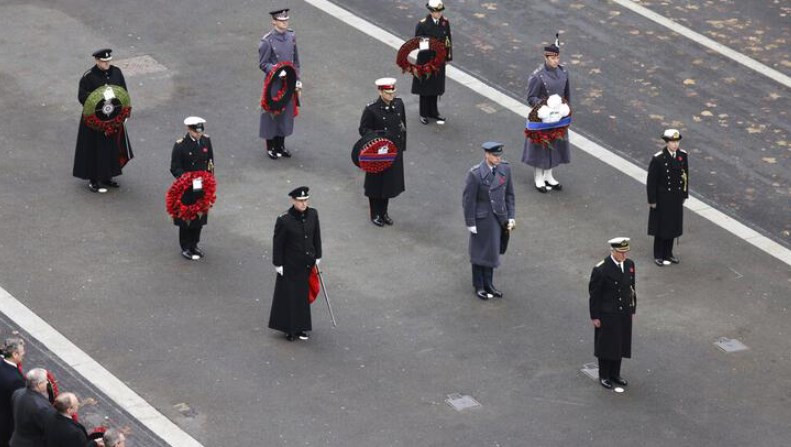 Kraliçe II. Elizabeth'in katılamadığı anma töreninde şaşırtan anlar!