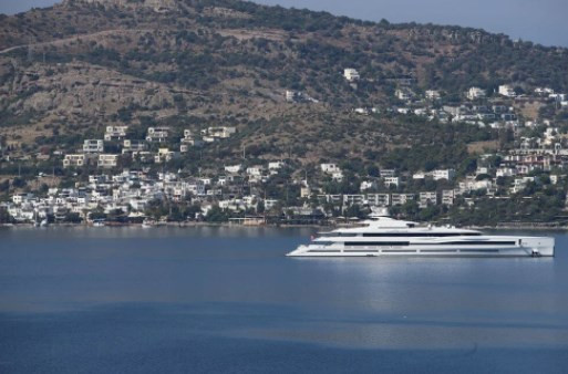 Ünlü iş insanları Gates ve Bezos'un mega yatları Bodrum'da