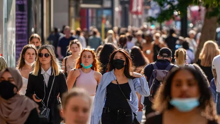 Ve korkulan oldu... Oxford duyurdu: 'Süper varyant' alarmı!