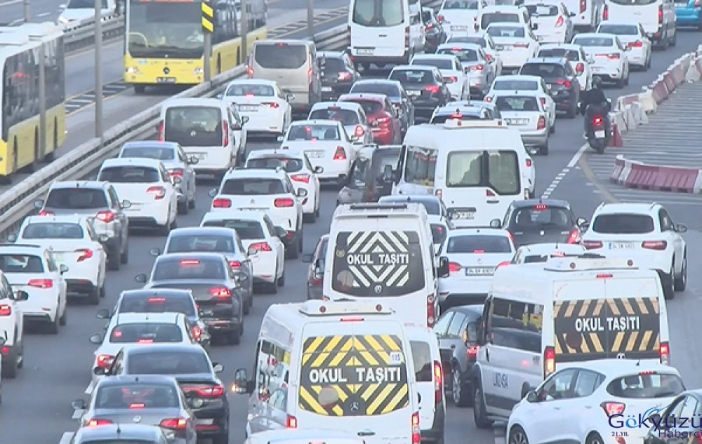 İstanbullunun çilesi trafikte servis faktörü!