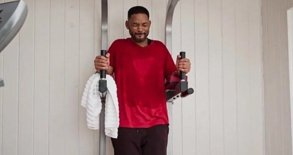 Will Smith dünyanın en yüksek binası Burc Halife'ye tırmandı