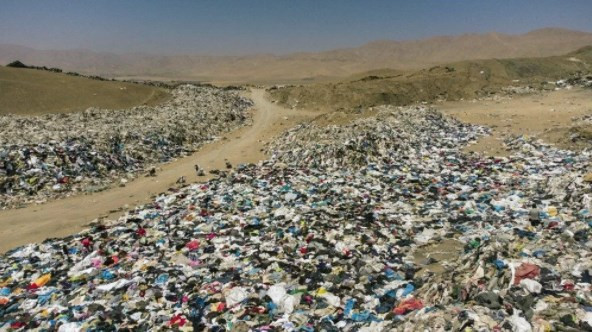 Şili'de Atacama Çölü’ne atılan tekstil ürünleri çöp dağları oluşturdu