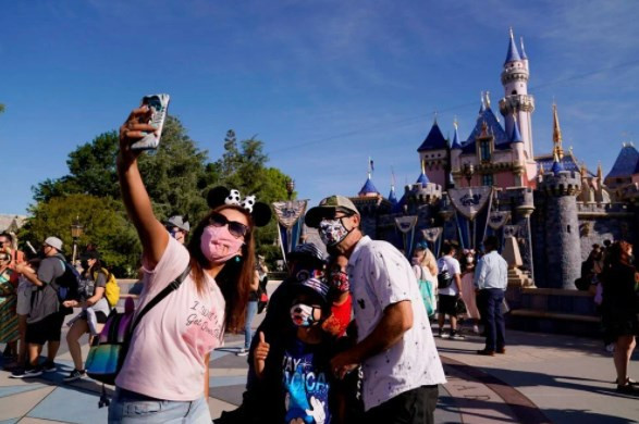 Giriş ücreti 25 bin pound: Disneyland'ın özel hizmeti Club 33