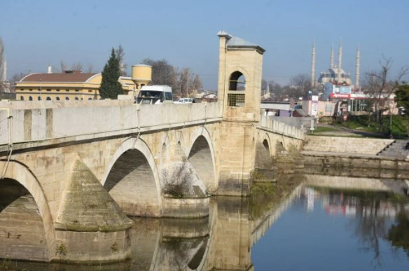 Edirne'de yağışlar nehir debilerini artırdı, barajlar doldu